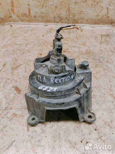 Фара противотуманная левая SsangYong Rexton