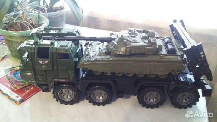 Машина и танк. Комплект