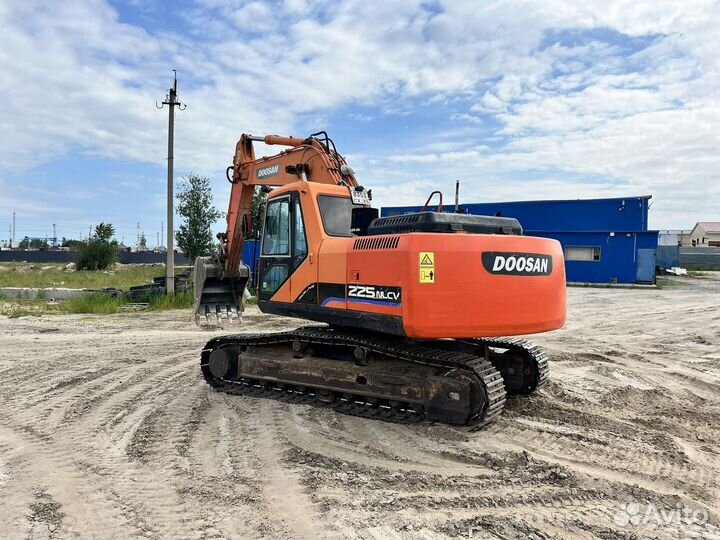 Гусеничный экскаватор DOOSAN Daewoo SOLAR 225NLCV, 2013