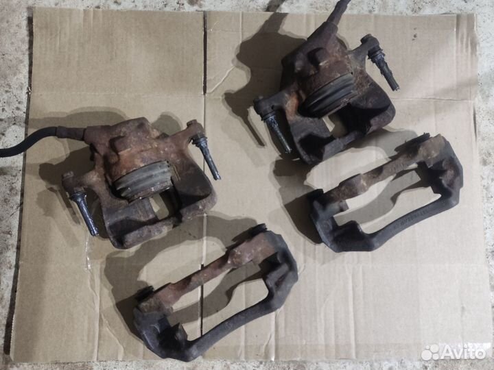 Передние суппорта Audi 80 B4