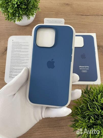 Чехол на iPhone 13 Pro/ 13 Pro Max Silicon Case