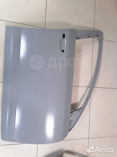 Skoda Octavia A7 Дверь передняя правая 5E0831052B