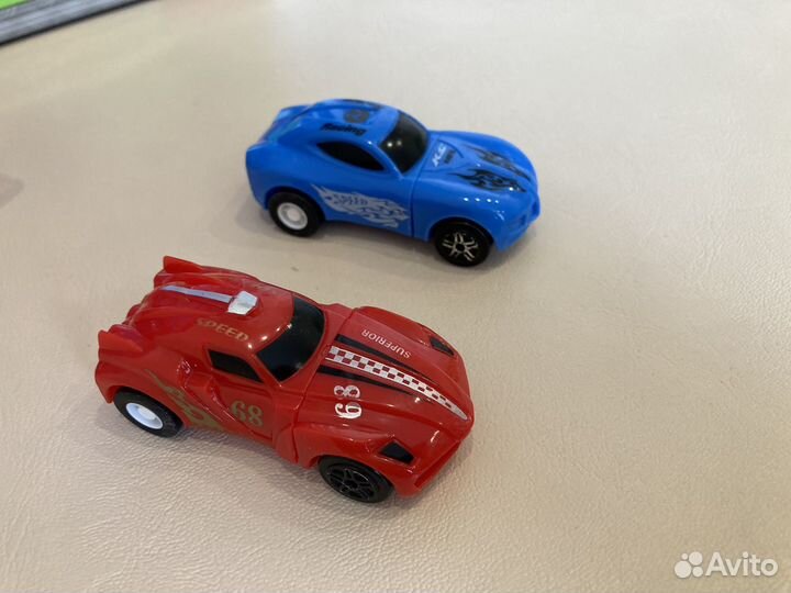 Трек для машинок и гараж