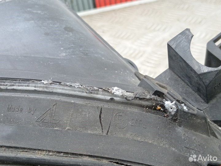 Фара передняя для Ford Mondeo 3 1435619