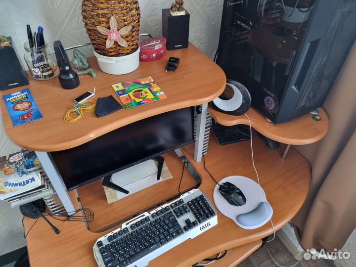 Компьютерный стол