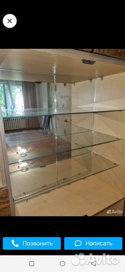 Стеклянные полки в стенку сервант