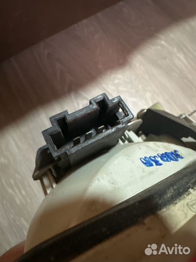 Фонарь крышки багажника правый Mercedes W208