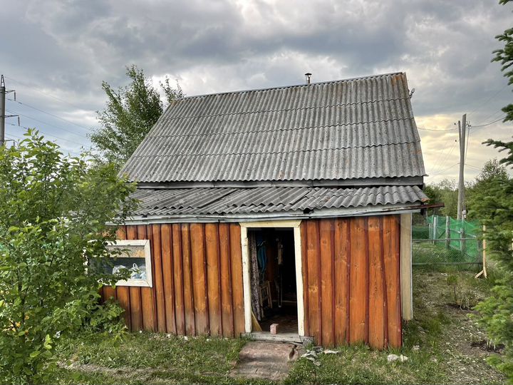 Дом 30 м² на участке 7 сот.