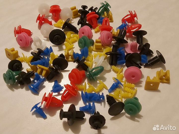 Пистоны, заглушки, крепление обшивки авто