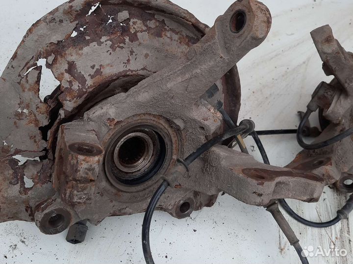 Поворотный кулак Mitsubishi space star 4g18