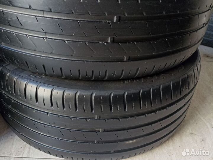 Kumho Ecsta HS51 225/45 R17