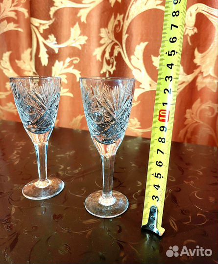 Бокалы из хрусталя