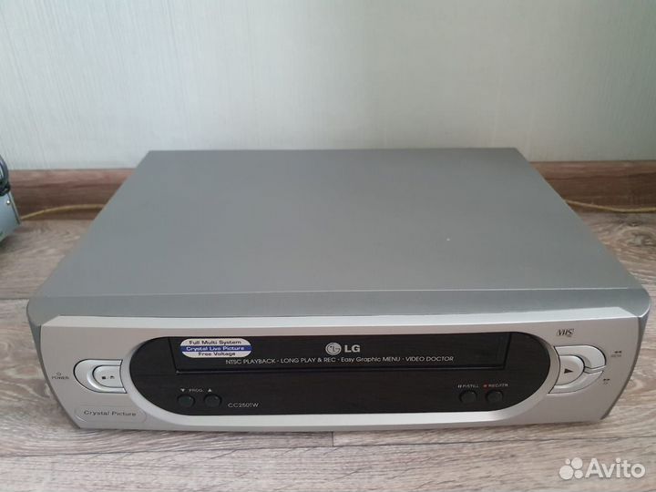 Видеомагнитофоны LG, JVC