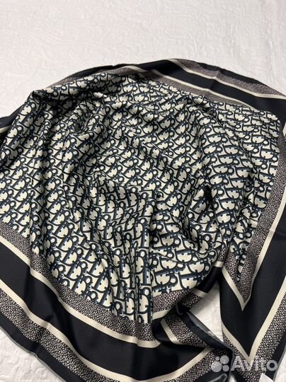 Шелковый платок Christian Dior