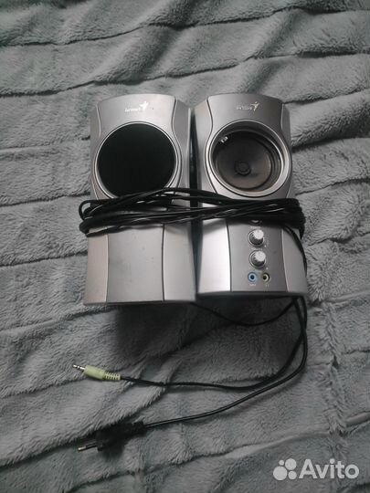 Монитор, клавиатура и колонки