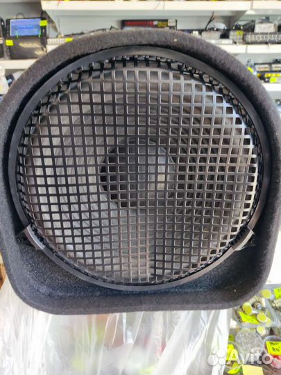 Активный сабвуфер