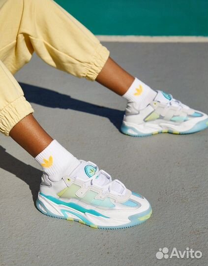 Кроссовки Adidas Niteball женские