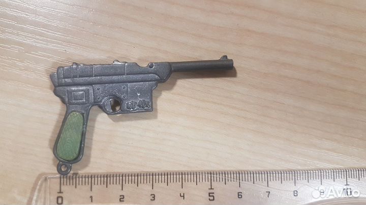 Брелок пистолет