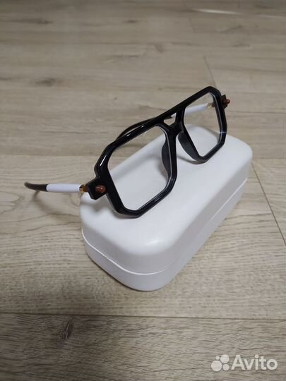 Солнцезащитные очки женские