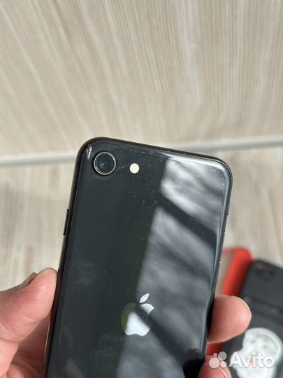 iPhone SE (2020), 64 ГБ