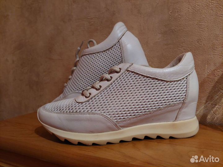 Кроссовки женские 38 размер натуральная кожа