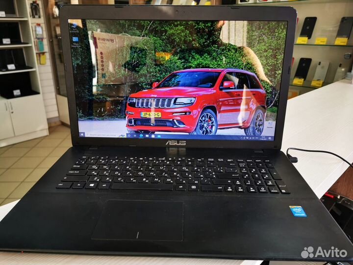Ноутбук Asus 17.3