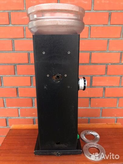 Кофемолка жерновая профессиональная