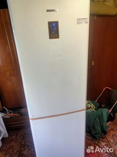 Холодильник Samsung