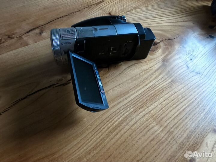 Видеокамера Sony Handycam HDR-SR1E