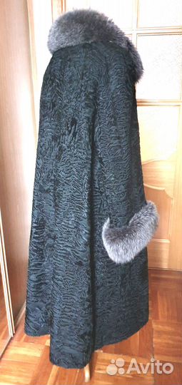Шуба (пальто) из каракуля с песцом