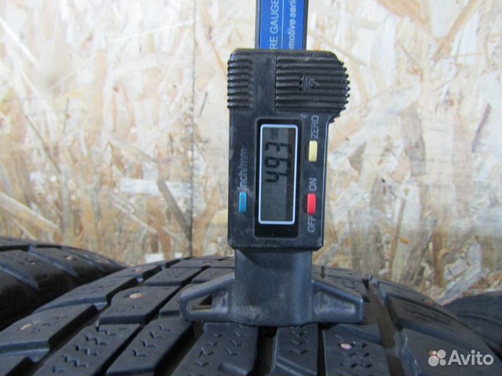 Dunlop SP Winter Ice 01 205/60 R16