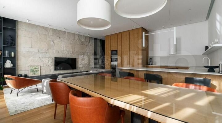 6-к. квартира, 200,8 м², 1/7 эт.