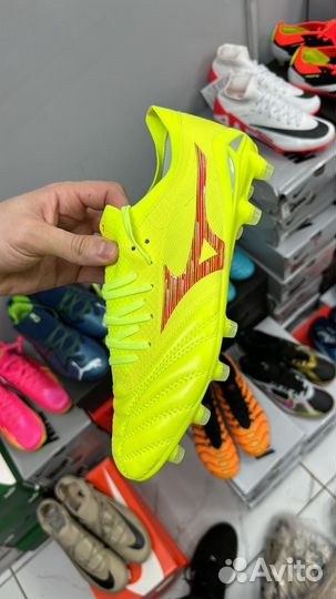 Футбольные бутсы мизуно