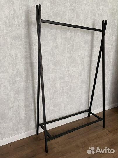 Вешалка напольная деревянная