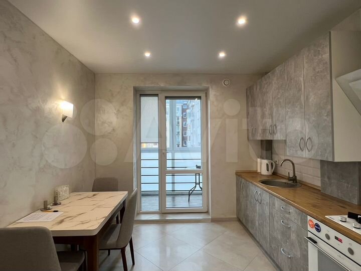 2-к. квартира, 65 м², 6/9 эт.