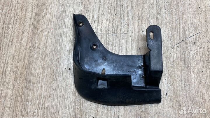 Передний Правый Брызговик Hyundai Sonata 4 EF