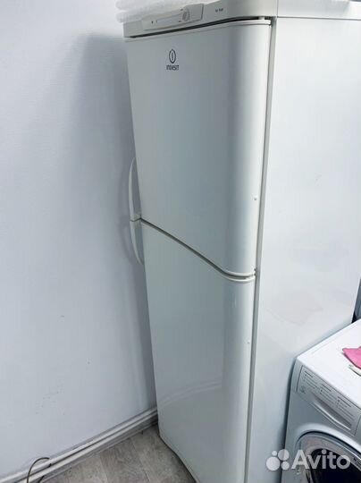 Холодильник Indesit