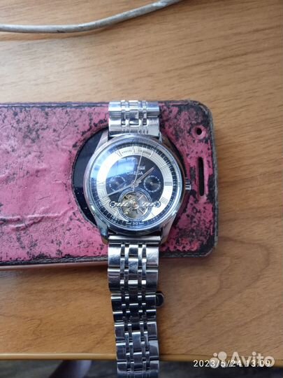 Продам часы наручные