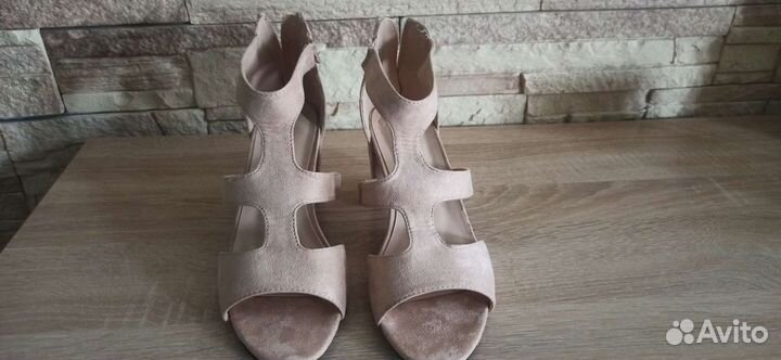 Босоножки женские