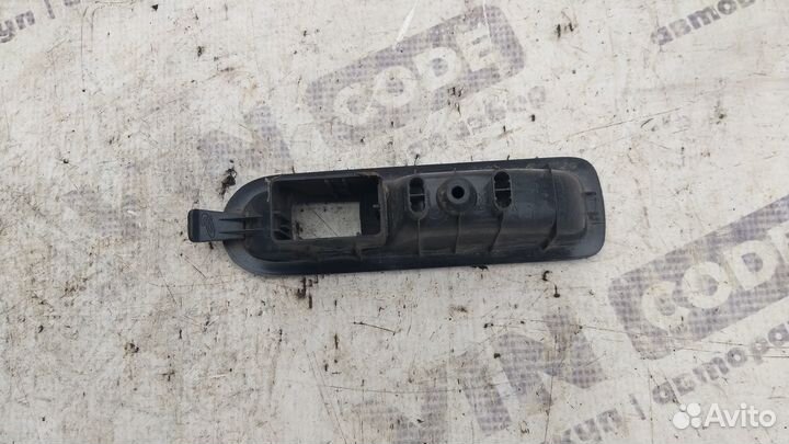 Накладка кнопки стеклоподъемника Renault Megan 2