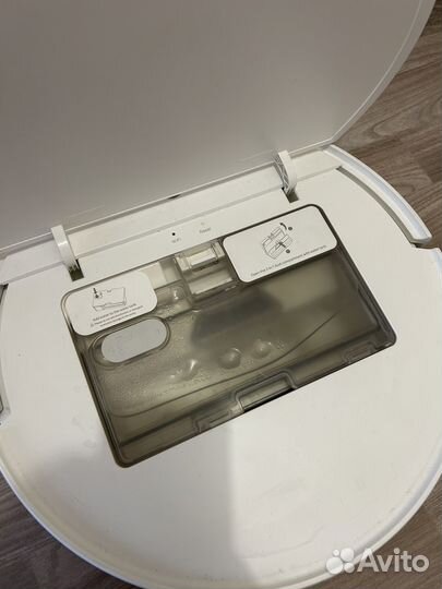 Mi Robot Vacuum-Mop Essential (моющий)