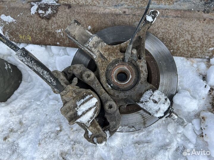 Поворотный кулак Peugeot 307 c4