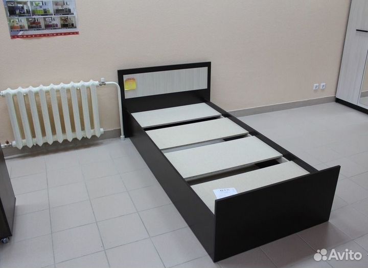 Кровать