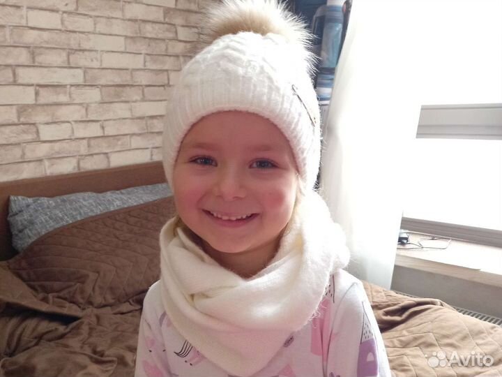 Шапка с шарфом для девочки 5-6 лет