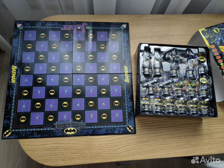 Шахматы Бэтмен против Джокера (новые) /DC Batman