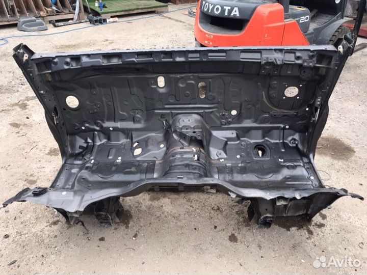 Nose cut Toyota Hiace TRH211 2trfe 2013