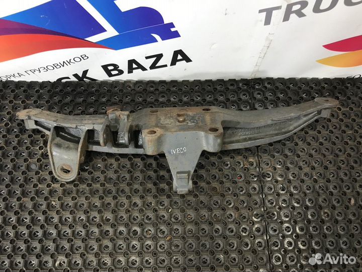 Кронштейн пневморессоры задний правый