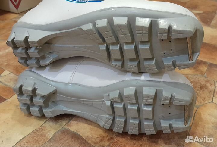 Ботинки лыжные р.37,5