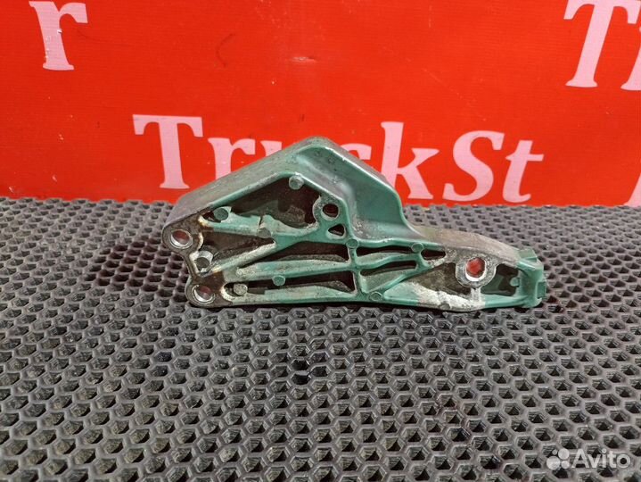 Кронштейн генератора Renault T, Volvo FH