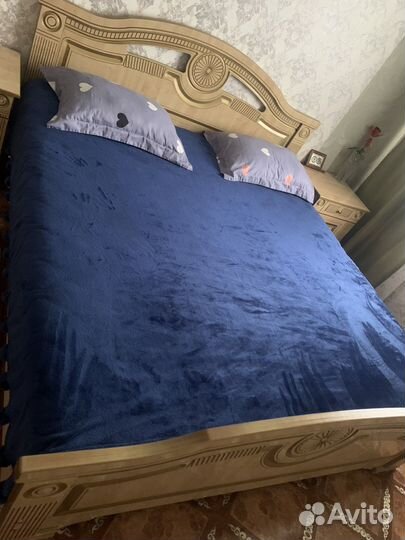 Спальный гарнитур